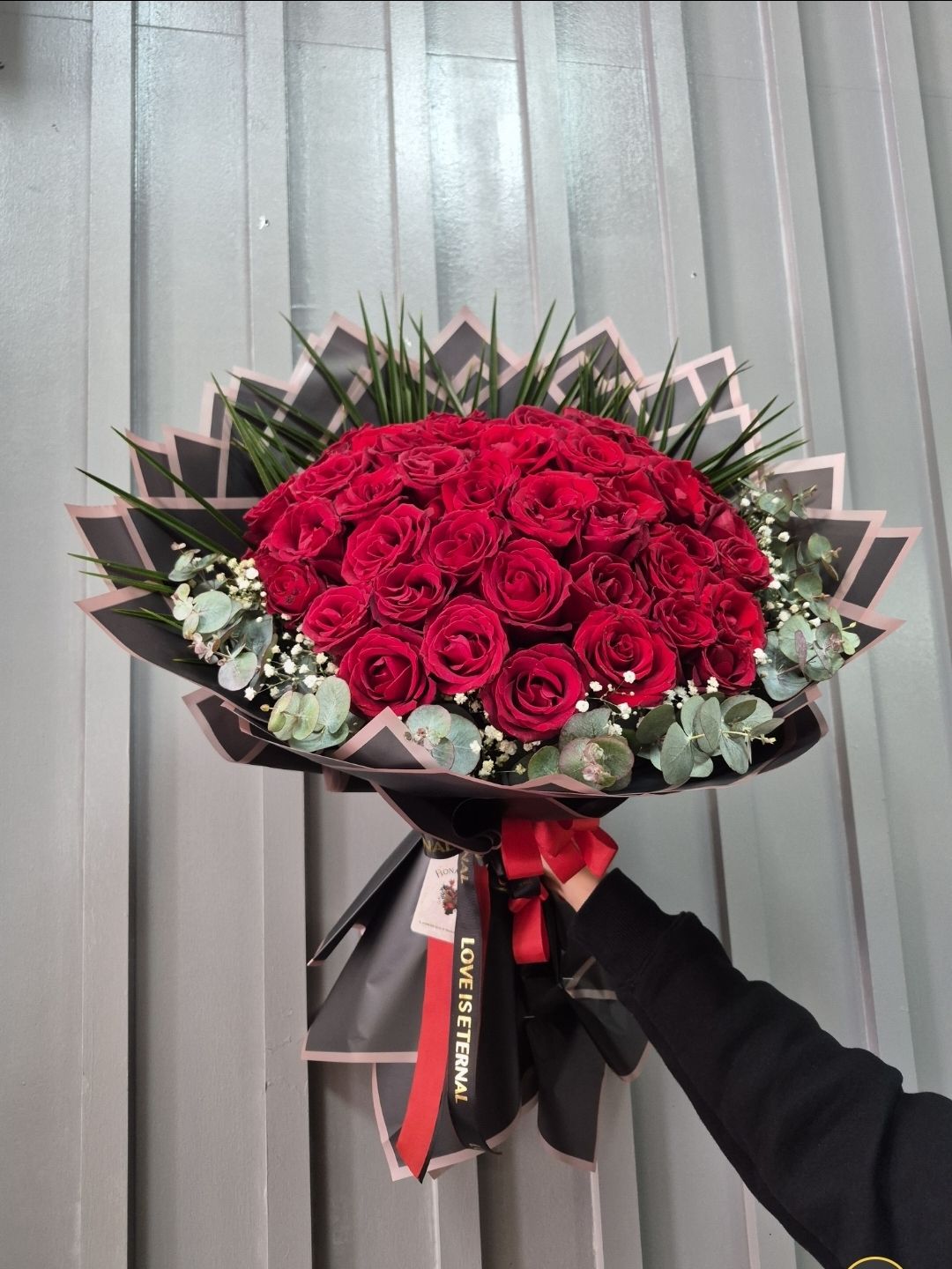 61 AD. XXL KIRMIZI GÜL BUKETİ