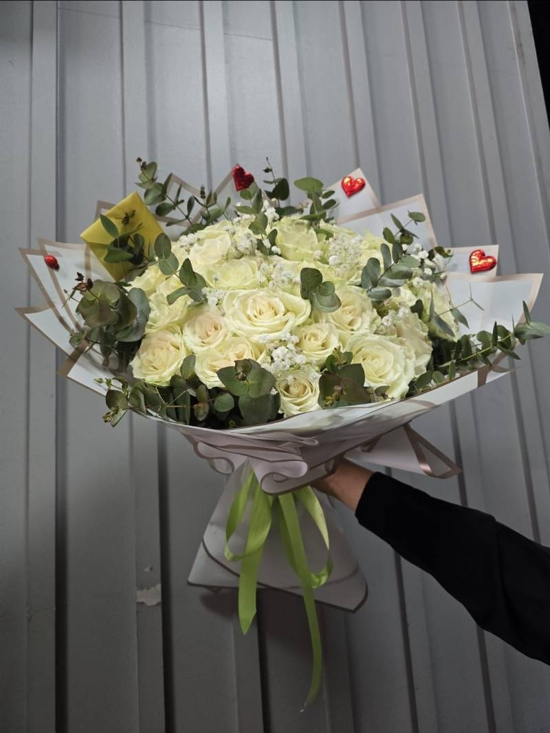 30 AD. BEYAZ GÜL BUKETİ