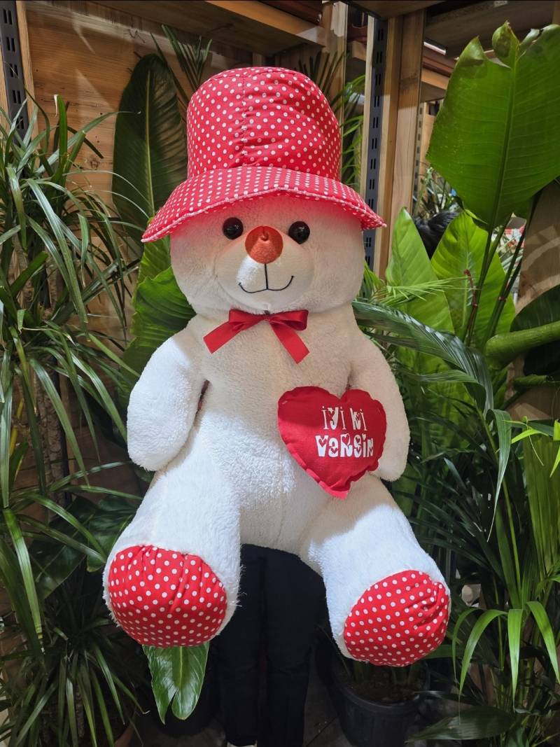 ŞAPKALI BEYAZ PELUŞ AYI