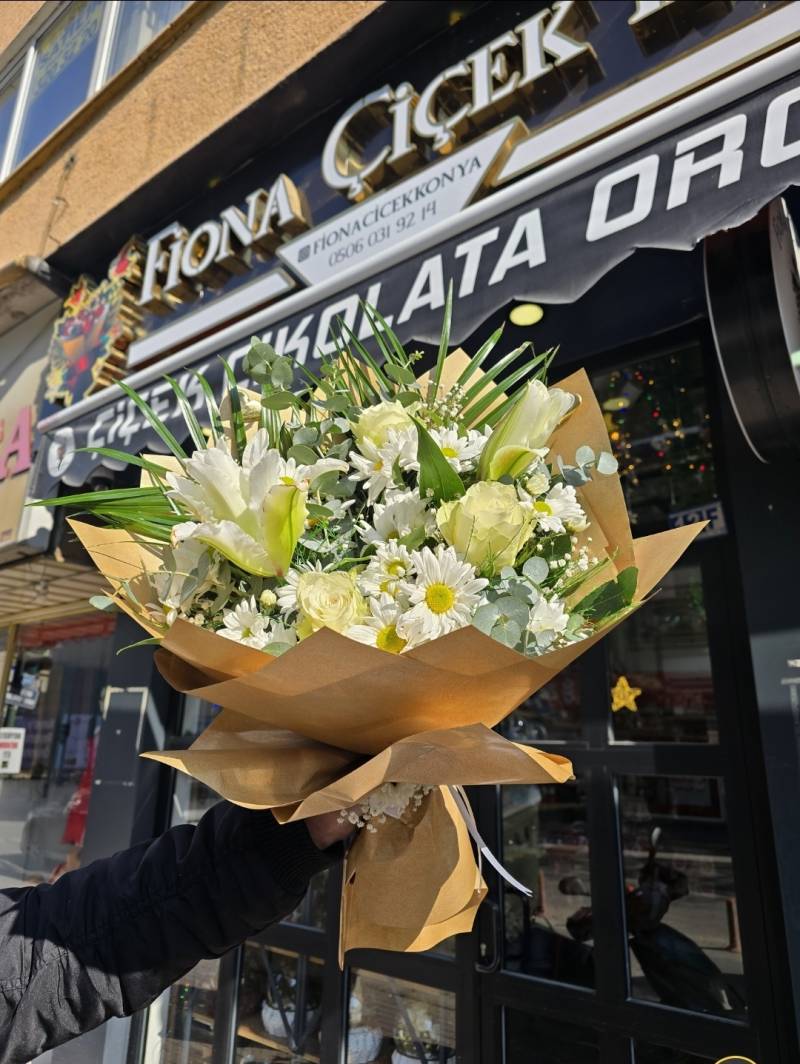 BEYAZ LİLYUM KARIŞIK BUKET