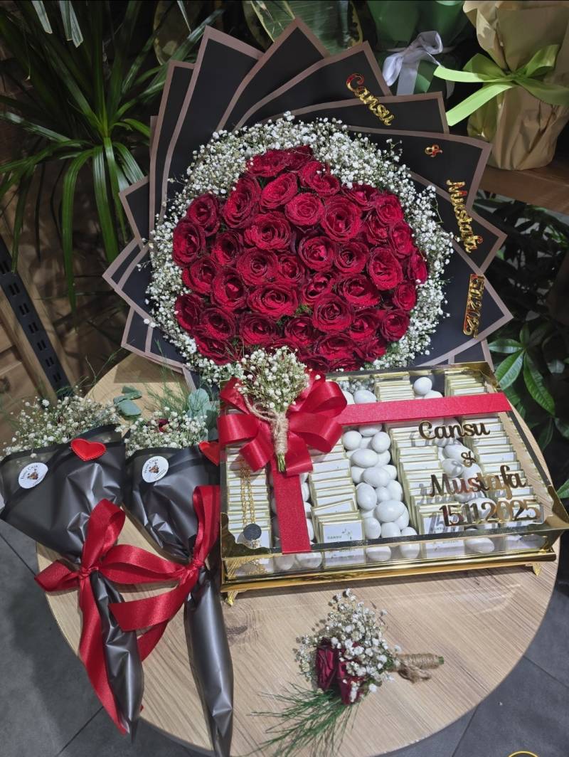 41 AD. CANLI KIRMIZI GÜL PAKETİ