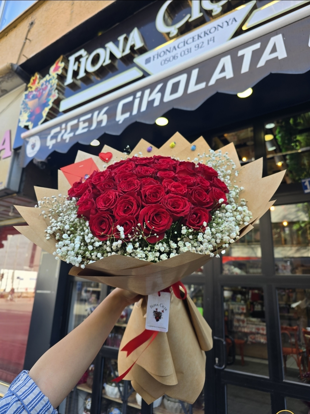 41 AD. BÜYÜK KALİTELİ KIRMIZI GÜL BUKETİ