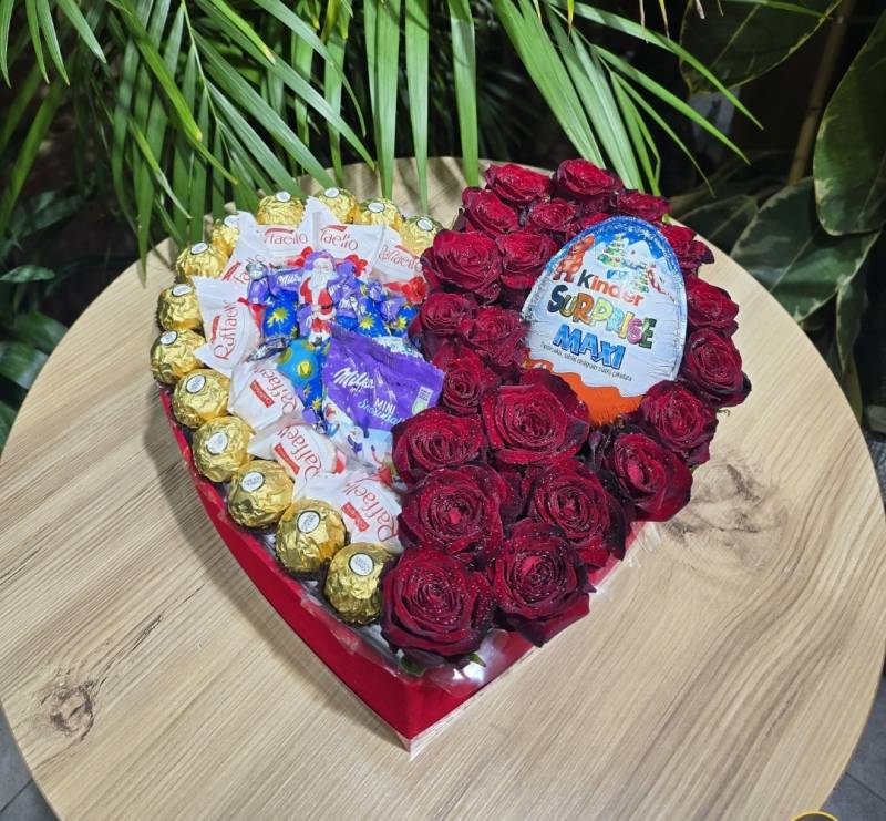 🍫ÇİKOLATALAR VE🎁ÇİÇEKLER🌹