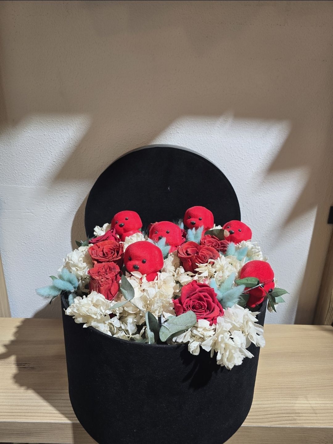 SİYAH ŞOKLANMIŞ GÜL KUTUSU 